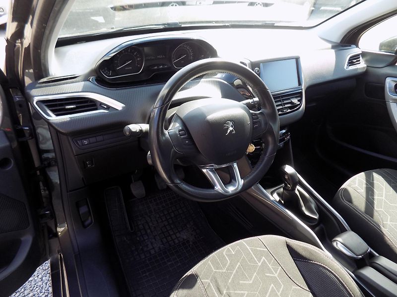 Peugeot 2008 1,2I 60 KW ACTIVE, TAŽNÉ, ČR - fotka 19 z 41