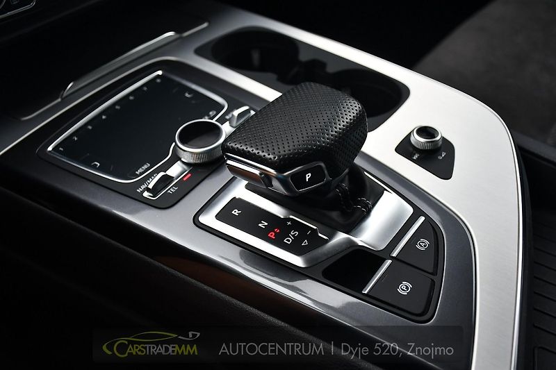 Audi Q7 3.0TDi S-LINE TAŽNÉ REZERVACE - fotka 34 z 55