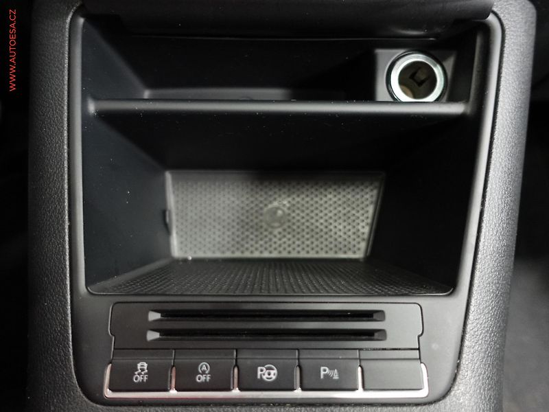 Volkswagen Tiguan (2012) 1.4TSi, Spoert, bixen, panor - fotka 17 z 22