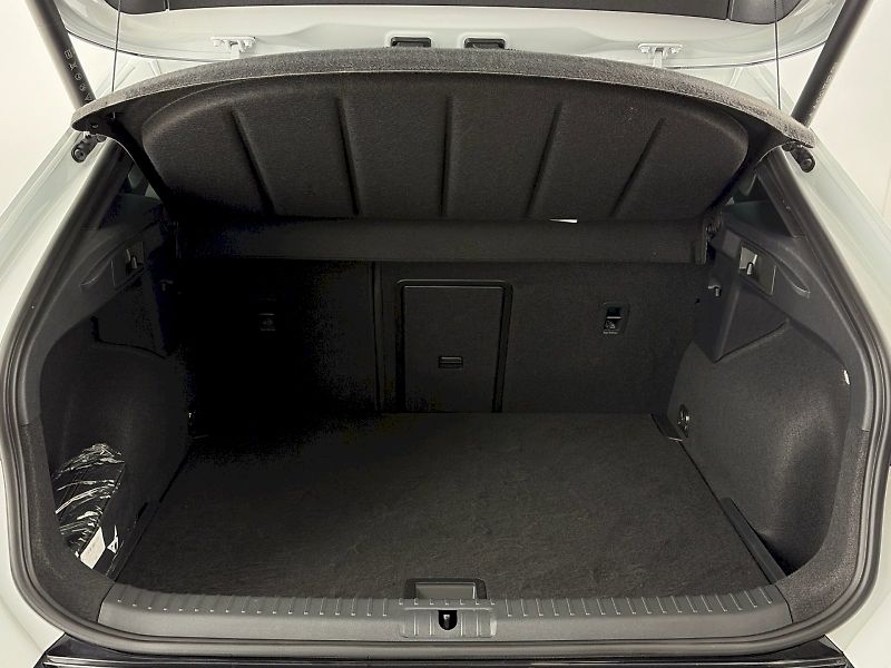 Cupra Formentor (2025) 2.0 TSI 150kW 4x4 DSG - fotka 31 z 34