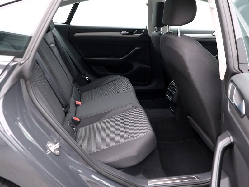 Volkswagen Arteon 2,0 TDI 110kW DPH - fotka 13 z 37