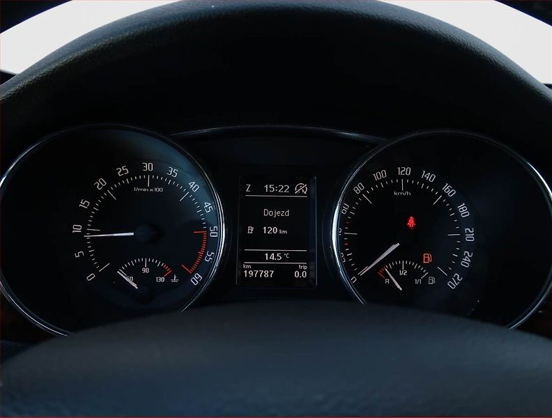 Škoda Superb (2014) 2.0 TDI, Automat, Navi, Xenony - fotka 11 z 20
