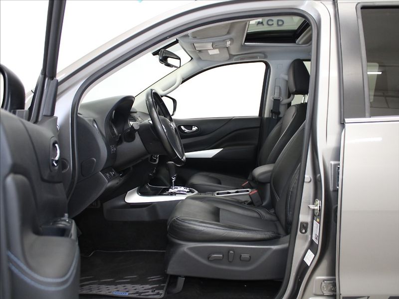 Nissan Navara 2,3 dCi AT AWD N-GUARD 1.maj. - fotka 6 z 24