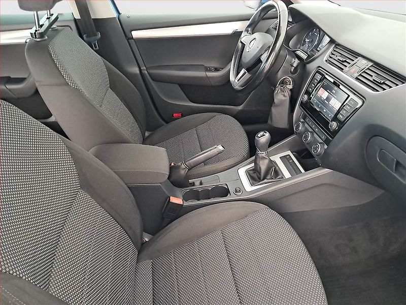 Škoda Octavia (2016) Ambition Plus 1.4 TSI - fotka 9 z 15