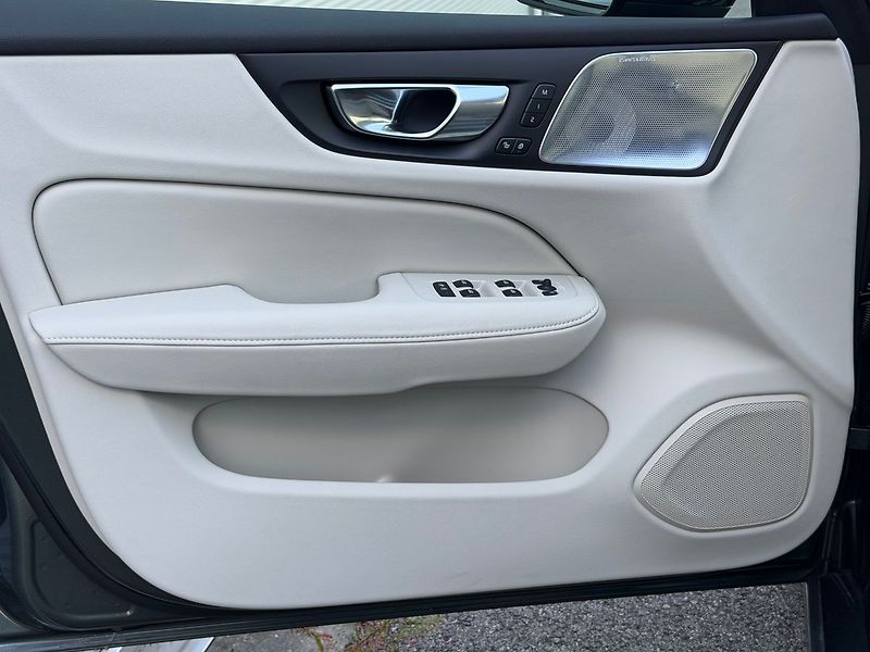 Volvo V60 (2026) PLUS DARK B4, FULL LED, BOWERS - fotka 8 z 23