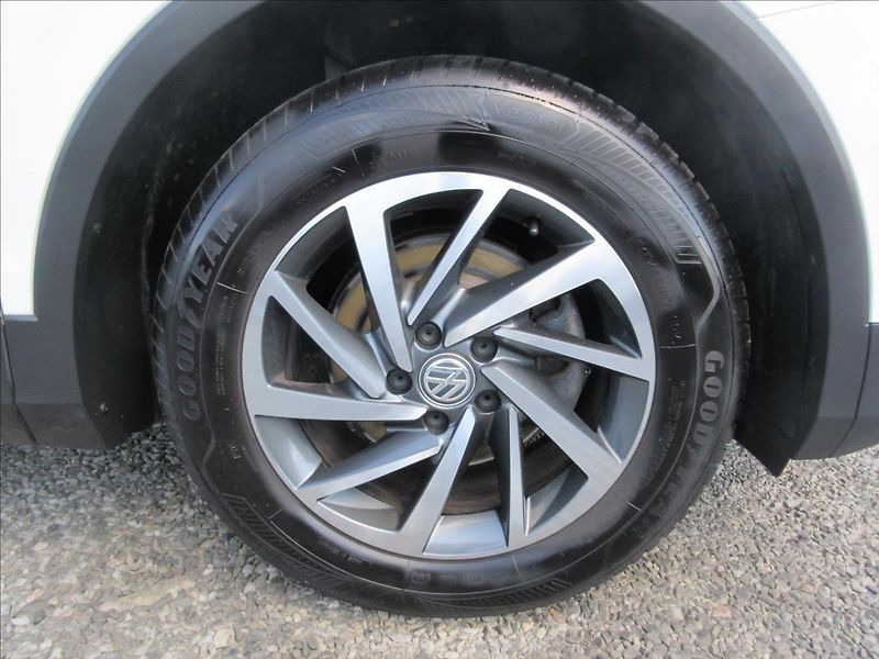 Volkswagen Tiguan 1,4 TSI Edice Sound - fotka 13 z 15