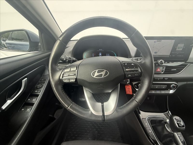 Hyundai i30 1,5 CVVT 71kW Family - fotka 8 z 24