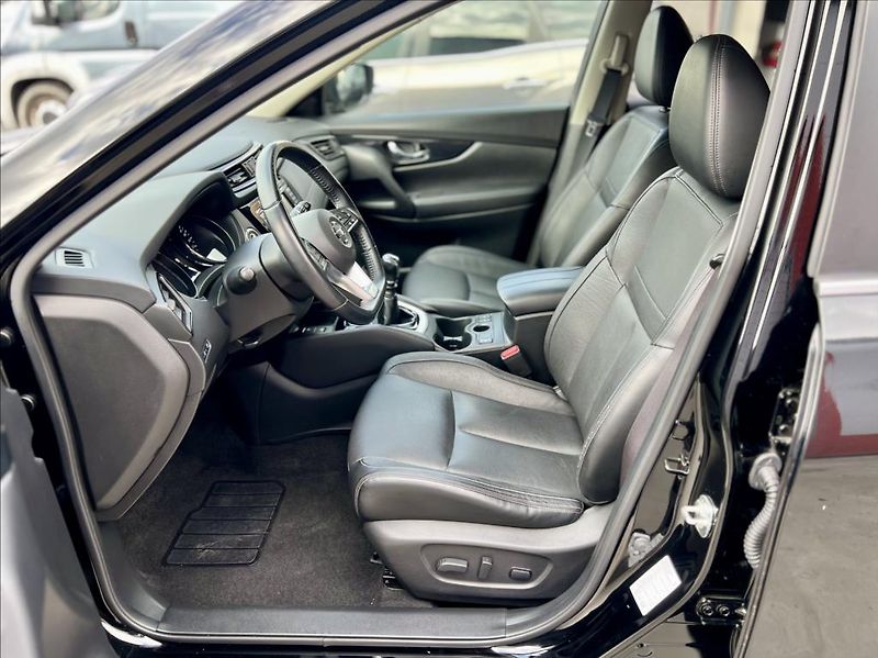 Nissan X-Trail 1,7 dCi N-TEC / panorama kůže - fotka 11 z 48