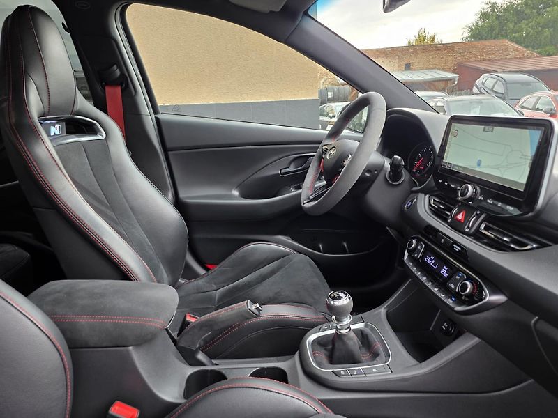 Hyundai i30 2.0-N-206kw-LIMIT EDICE 25ks - fotka 26 z 40