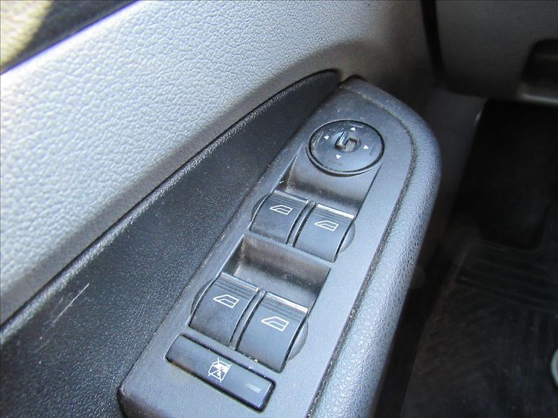 Ford Focus 1,6 74kW Combi - fotka 21 z 24