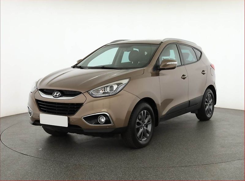 Hyundai ix35 (2015) 2.0 CRDi, 4X4, Serv.kniha - fotka 2 z 17