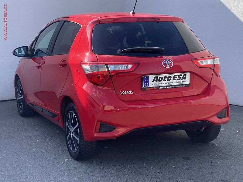Toyota Yaris (2018) 1.5 VVT-i, 2.maj,ČR, Active - fotka 5 z 16