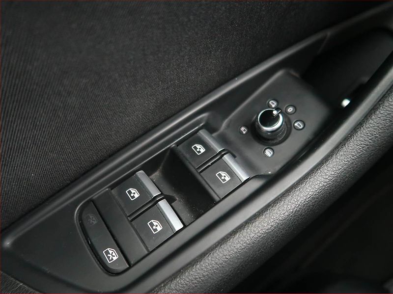 Audi A4 (2018) 40 TFSI, Automat, Navi - fotka 16 z 24