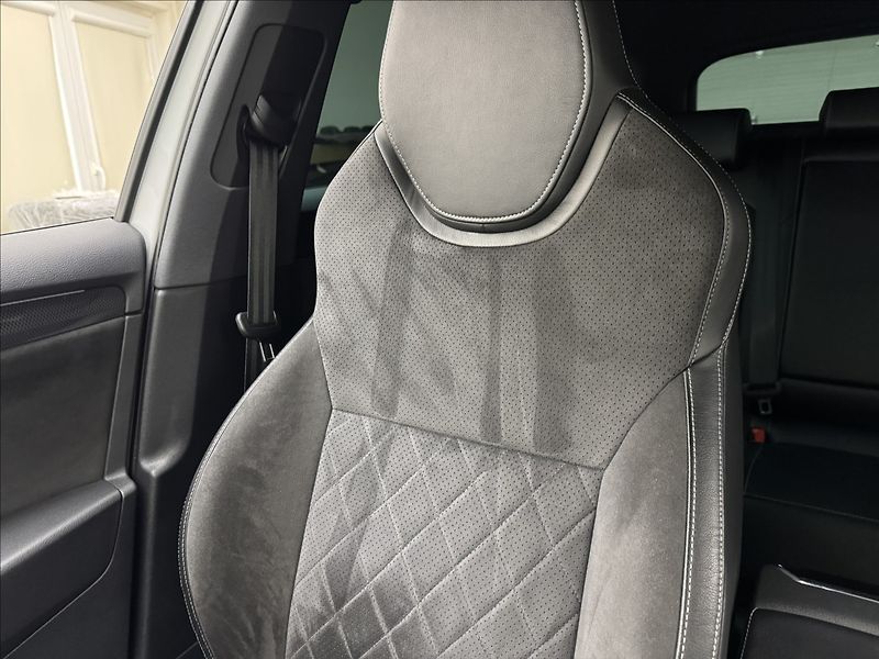 Škoda Superb 2,0 SPORTLINE 4X4 DSG 350HPAPR - fotka 43 z 55