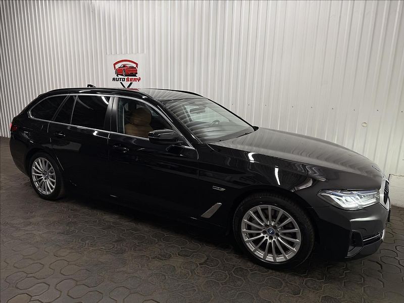 BMW Řada 5 530E XDRIVE ACC LASER TAŽNÉ - fotka 11 z 47