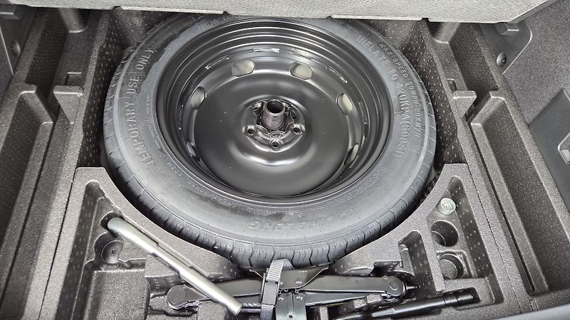 Volkswagen Tayron People 1,5 eTSI 110 kW mHEV - fotka 27 z 29