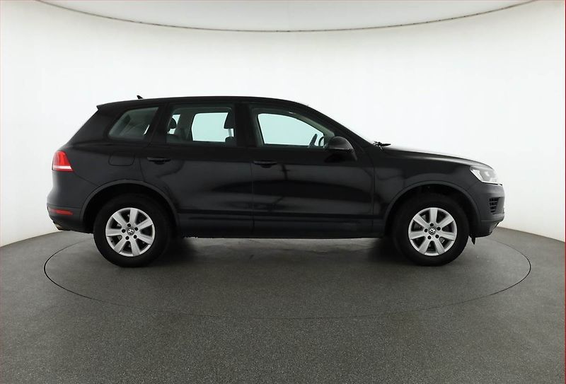 Volkswagen Touareg (2015) 3.0 TDI, 4X4, Automat, Navi - fotka 6 z 20