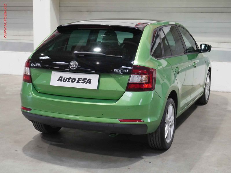 Škoda Rapid (2014) 1.2 TSi, 1.maj, Xenon - fotka 6 z 18