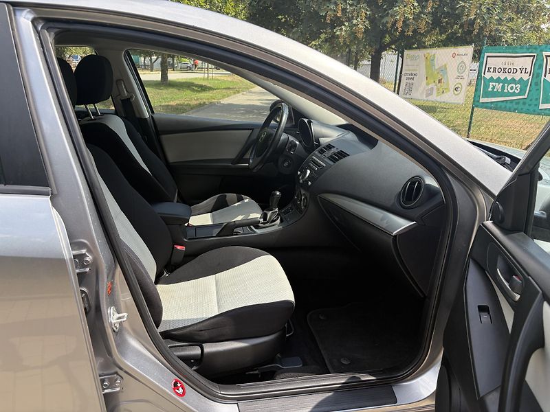 Mazda 3 1.6 TX Navi - fotka 21 z 30