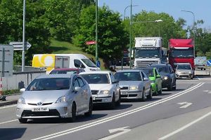 Na dovolenou autem se u nás vydávají každoročně statisíce řidičů