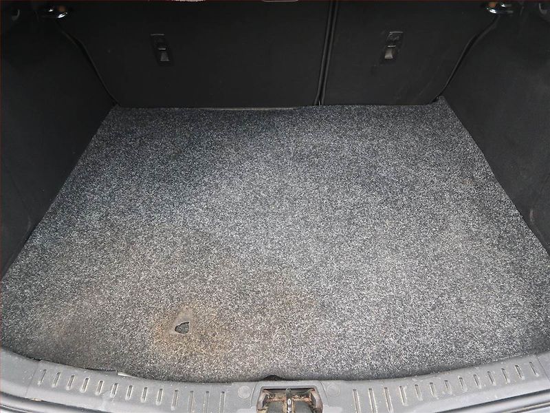 Ford Focus (2015) 1.6 i, Serv.kniha - fotka 13 z 17