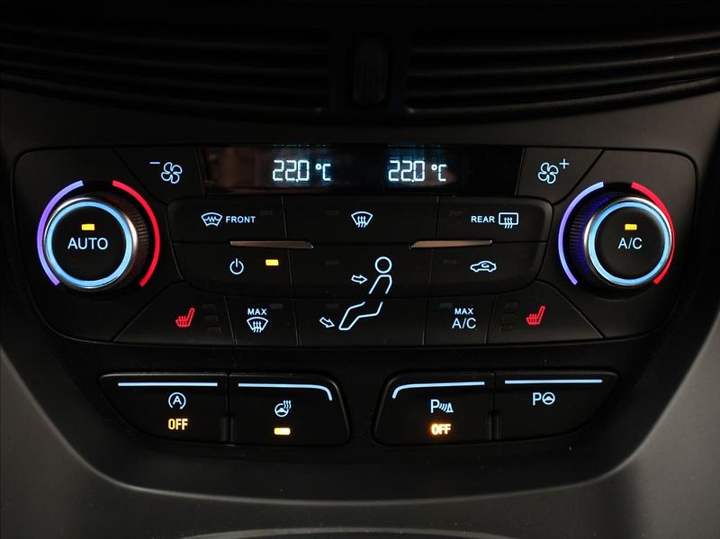 Ford Kuga 2,0 EBlue 132kW 4x4 AT ST-line - fotka 21 z 23