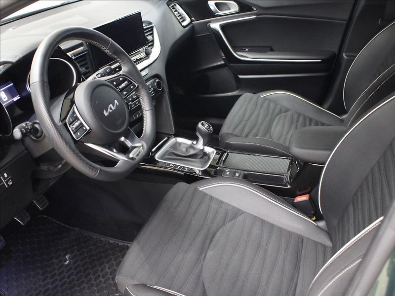 Kia ProCeed 1,5 T-GDI GT-Line zánovní! - fotka 10 z 31