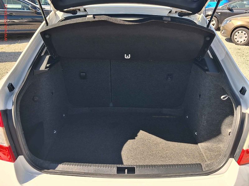 Škoda Octavia (2014) 1.6 TDi, ČR, STK8/28 - fotka 7 z 18