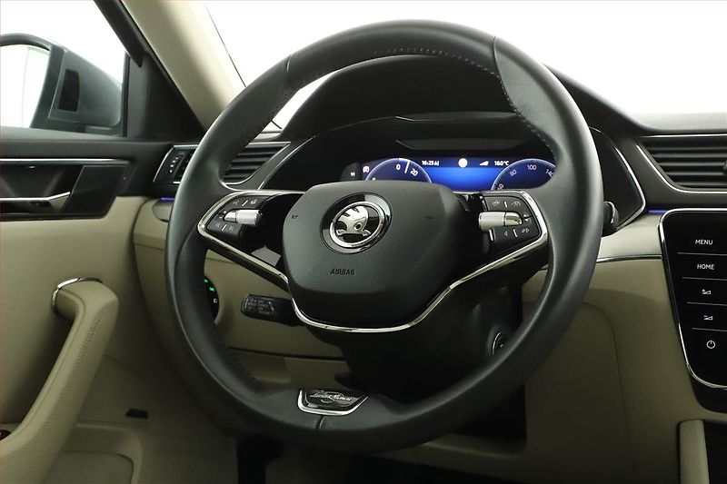 Škoda Superb (2022) Laurin&Klement iV 1.4 TSI PHEV - fotka 8 z 20