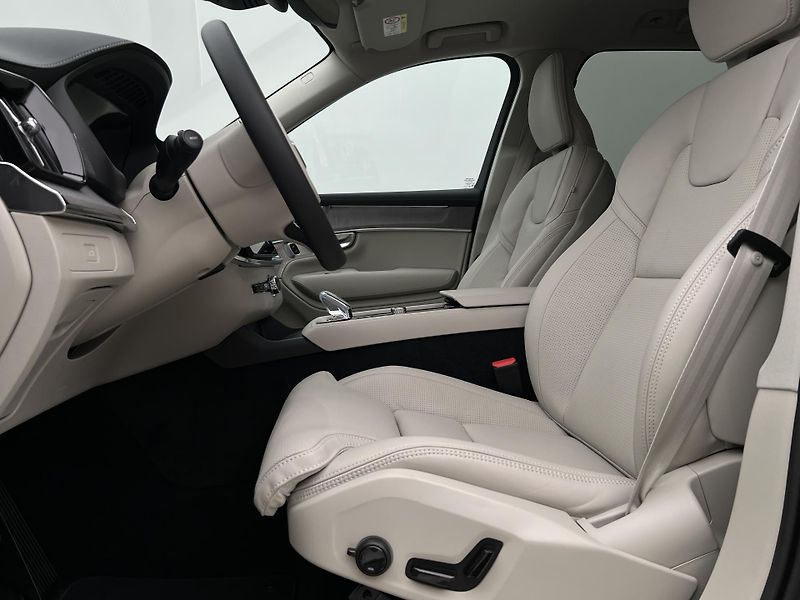 Volvo XC90 (2026) B5 AWD BRIGHT PLUS - fotka 3 z 45