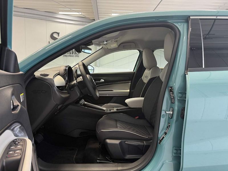 Fiat 600 (2026) La Prima 1.2 Turbo Hybrid 145k - fotka 16 z 23