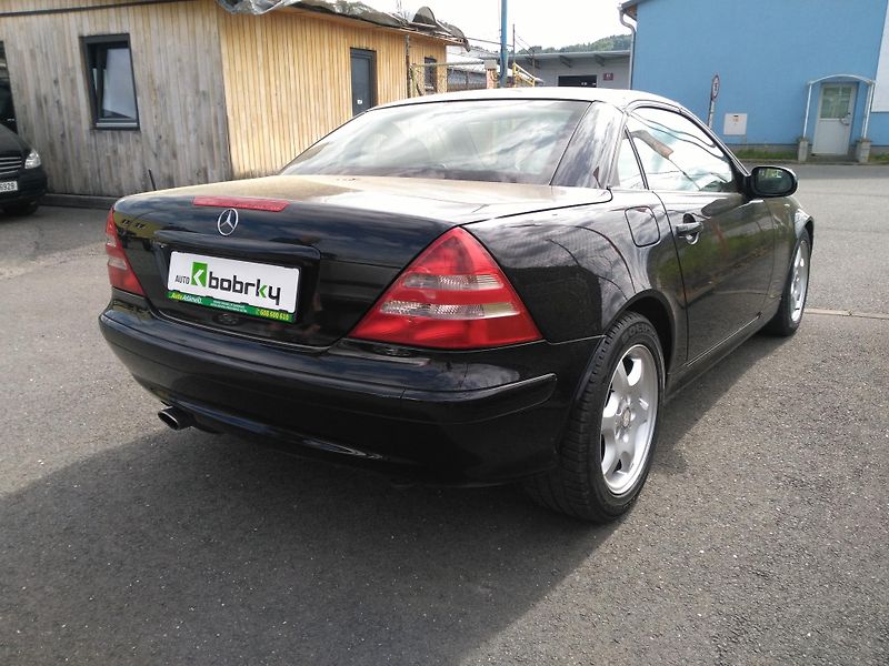 Mercedes-Benz SLK 230 Kompressor manuál - fotka 3 z 27
