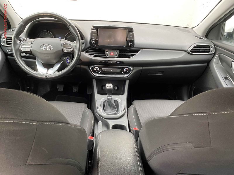 Hyundai i30 (2020) 1.4 T-GDi, ČR, Trikolor, AC - fotka 8 z 17