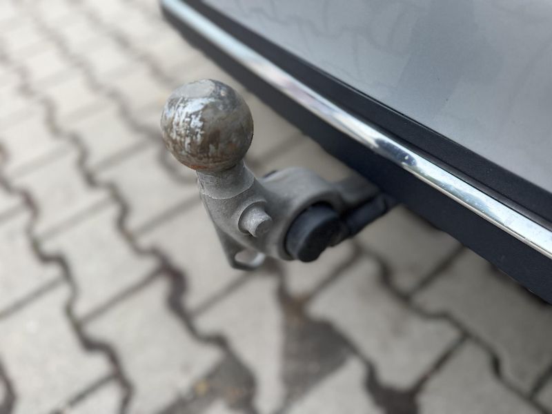 Mercedes-Benz Třídy C 200D 9Gtronic-AVANTGARDE-Tažné - fotka 11 z 37