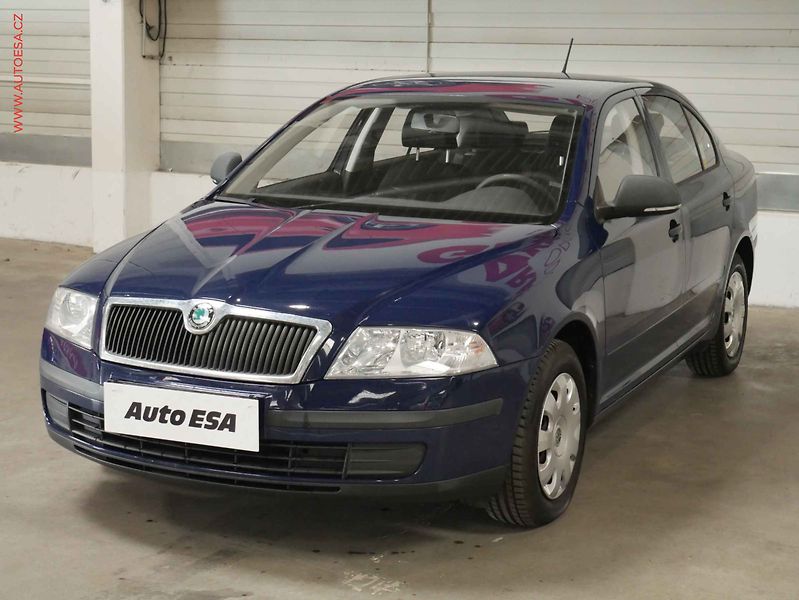 Škoda Octavia (2011) 1.6 16V, 2.maj,ČR, Klima - fotka 3 z 15