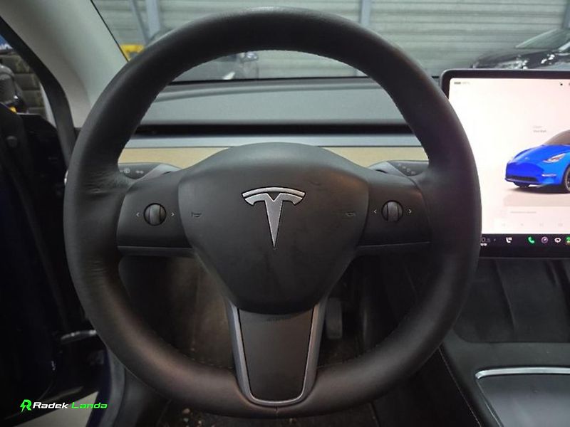Tesla Model Y (2022) Tažné | Možnost FSD - fotka 10 z 11