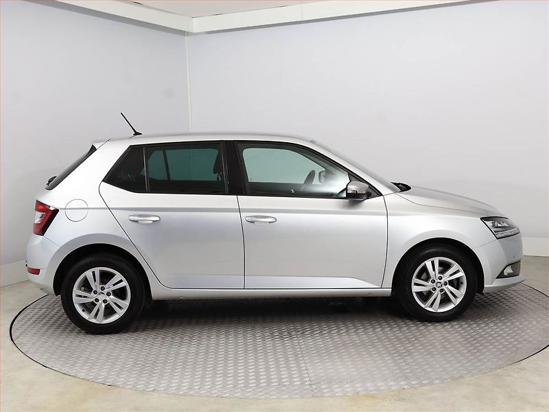 Škoda Fabia (2020) Style 1.0 TSI, Serv.kniha - fotka 6 z 14
