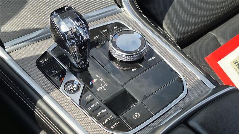 BMW Řada 8 4,4 V8 390 Kw M850i xDrive DPH - fotka 21 z 28