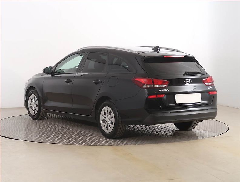 Hyundai i30 (2022) Comfort 1.0 T-GDI, Serv.kniha - fotka 4 z 15