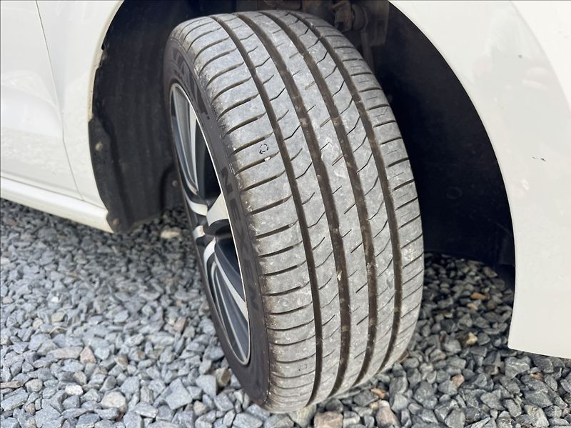 Volkswagen Polo 1,2 i 51kW Comfortline původČR - fotka 38 z 50