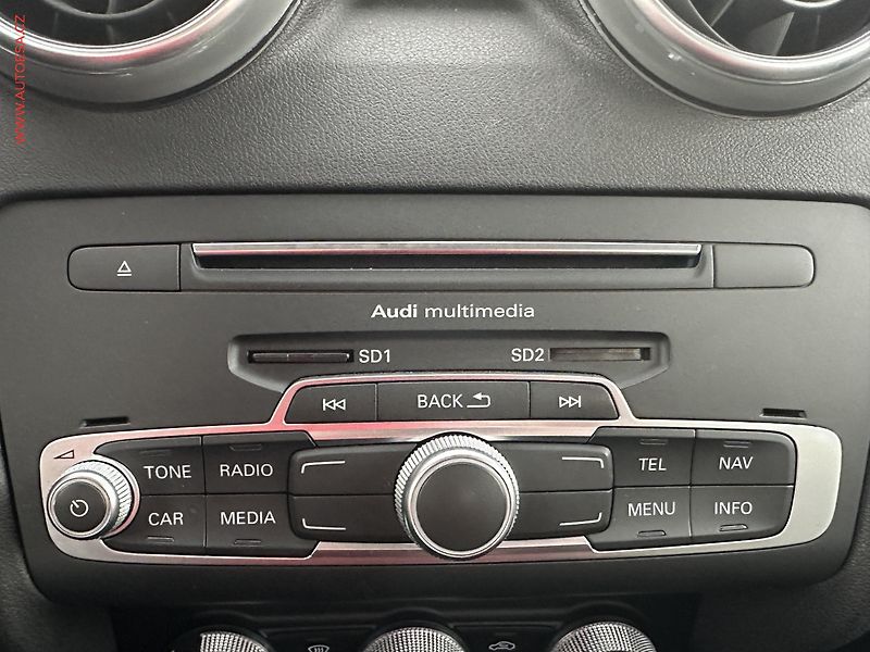 Audi A1 (2016) 1.0 TFSi, Navi, výhřev sed - fotka 15 z 16