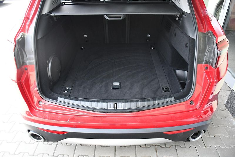 Alfa Romeo Stelvio 2.0 206kW Q4 VELOCE - fotka 33 z 35