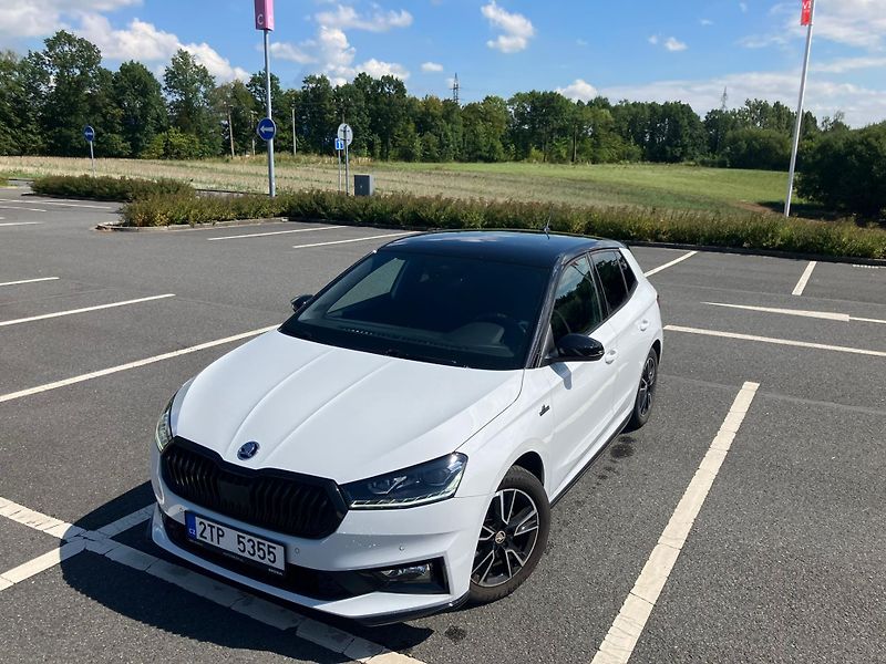 Škoda Fabia (2024) 1.0 TSI Monte Carlo - fotka 3 z 27