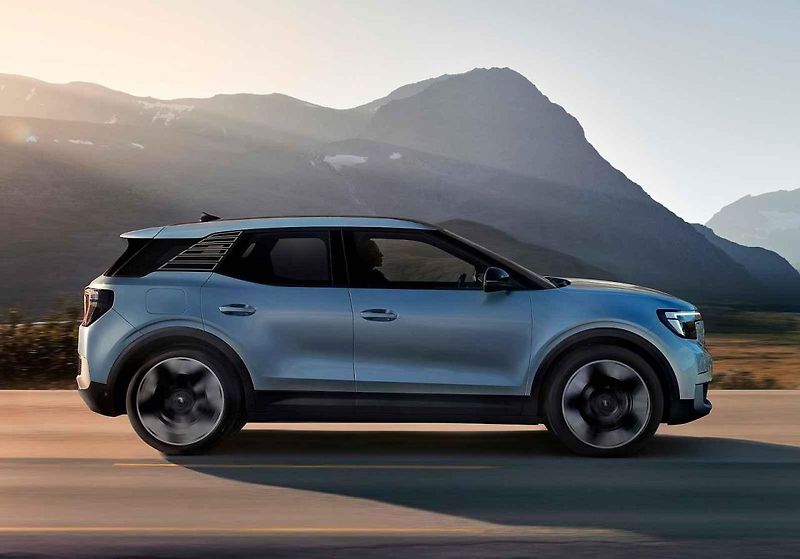 Nový Ford Explorer jsme již mohli vyzkoušet na středočeských silnicích