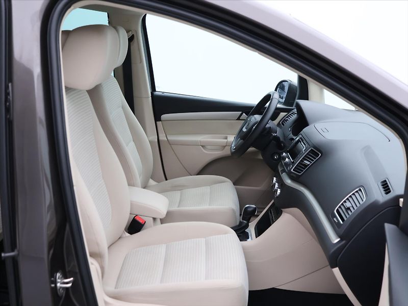 Seat Alhambra 2,0 TDI 103kW DSG Style 7-Míst - fotka 12 z 41