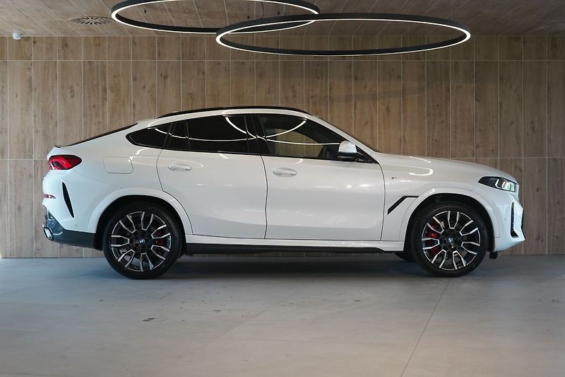BMW X6 40d xDrive, Bowers, Tažné - fotka 9 z 50
