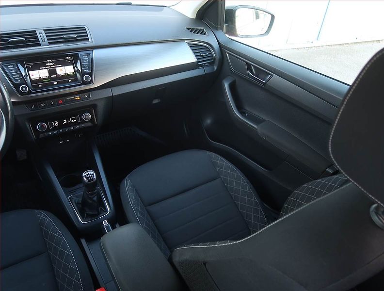 Škoda Fabia (2017) Extra 1.2 TSI, Tempomat - fotka 8 z 18