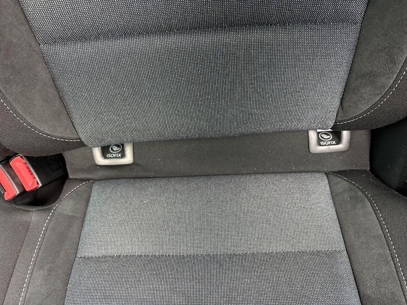 Volkswagen Golf (2012) 1.6 TDI Trend - fotka 25 z 30