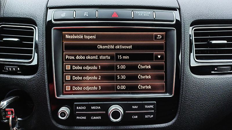 Volkswagen Touareg 3.0 TDI 193kW R-LINE-WEBASTO- - fotka 41 z 50