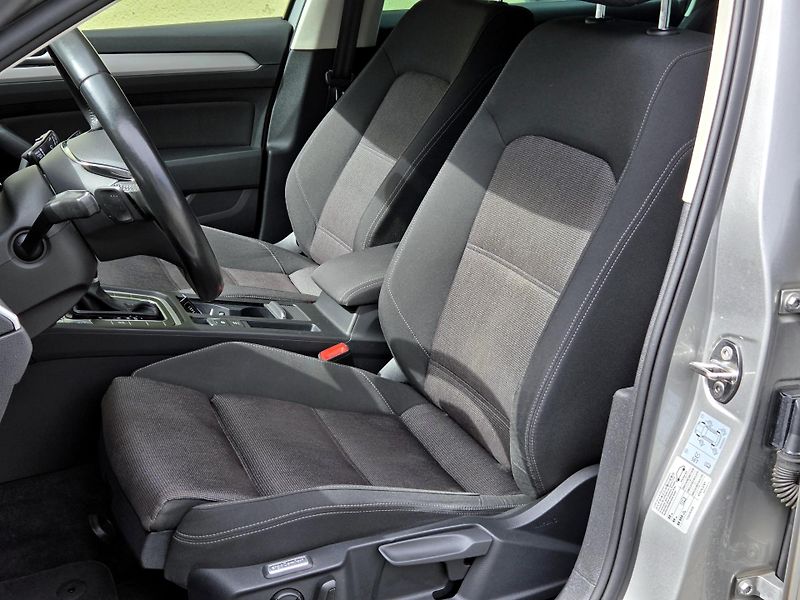 Volkswagen Passat 2.0TDi DSG *SERV.KN.FAKTURY*   - fotka 32 z 49